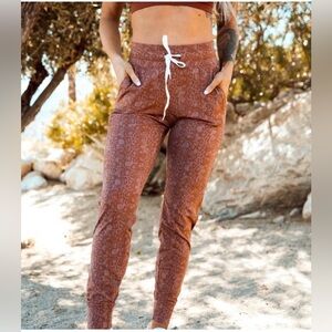Salty Honey Rust Leopard Joggers